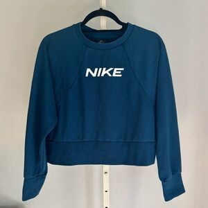 Nike Dri-FIT Get Fit Cropped Raglan Sleeve Fleece Sweatshirt in Blue, Sz Small